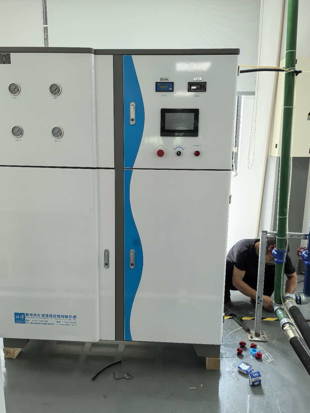 大明电子去离子水机安装工程.jpg